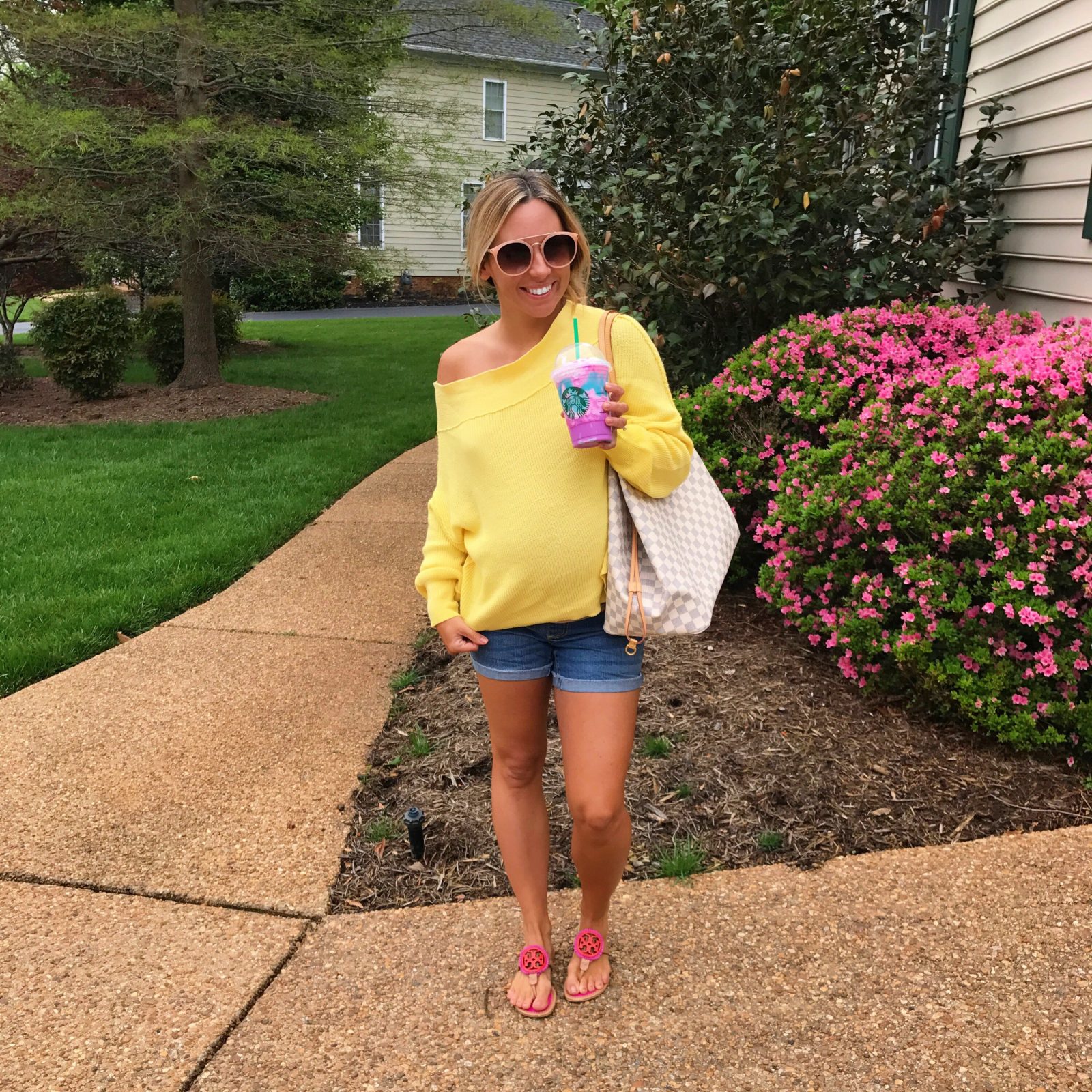 The Starbucks Unicorn Frappuccino Basic White Girl Review According the-starbucks-unicorn-frappuccino-basic-white-girl-review-according