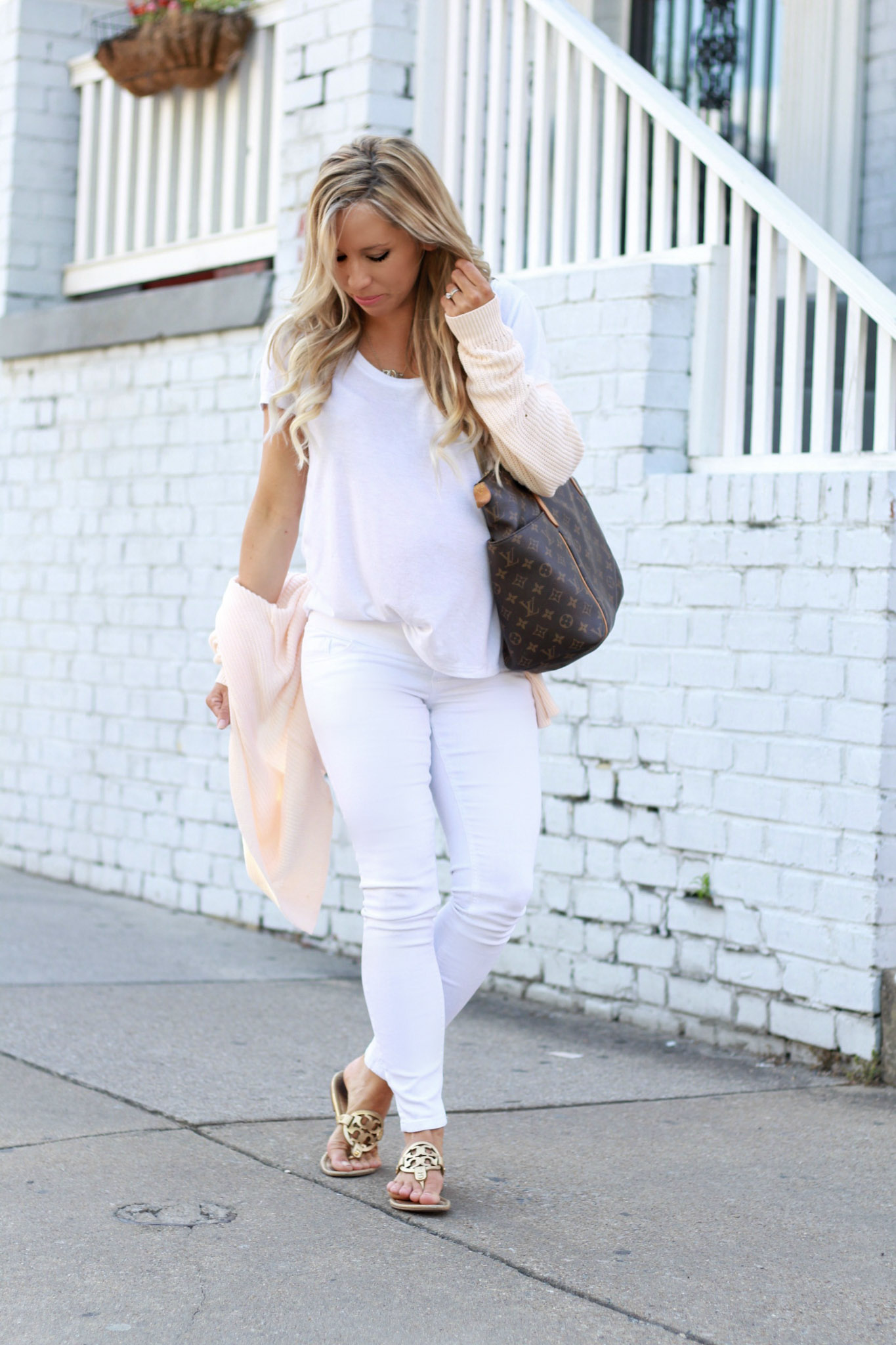 maternity style, all white outfit